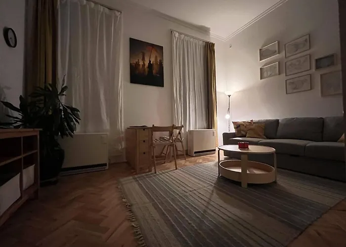 アパート Hernad21