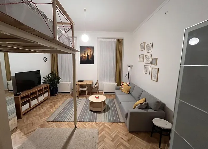 アパート Hernad21